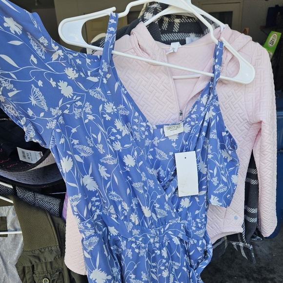 Dress - Picture 2 of 2